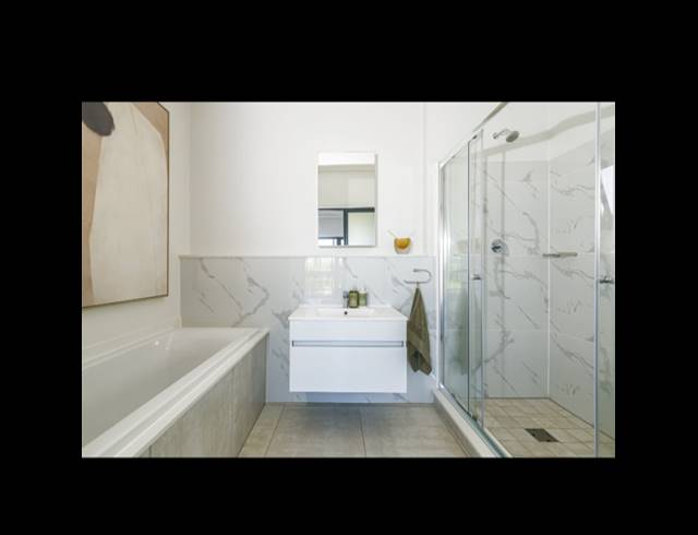 3 BEDROOM APARTMENT TO LET IN IZINGA RIDGE